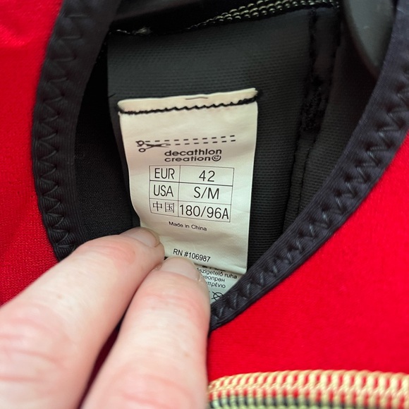 EUC wetsuit! Size S/M - Picture 3 of 7